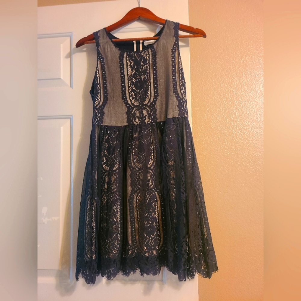 Black Lace Sleeveless Dress
